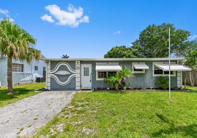 3rd image of 5709 Se Indigo Ave, Stuart, FL 34997 | MLS# R11159272