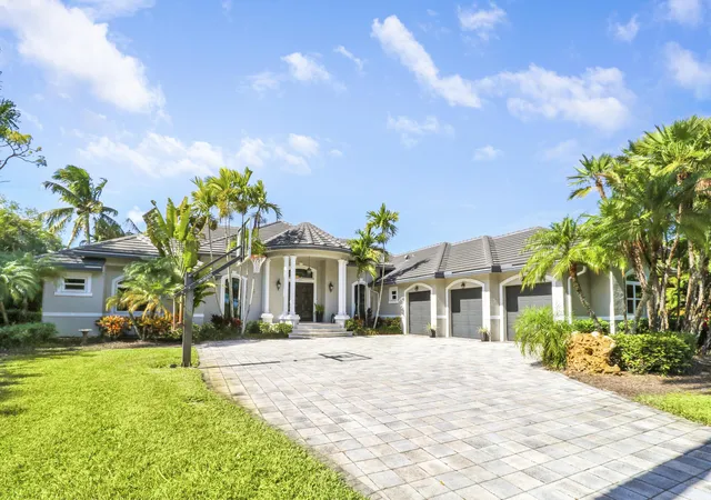 2nd image of 18512 Se Old Trail Dr E, Jupiter, FL 33478 | MLS# R11159313