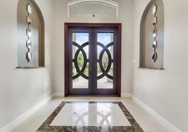 3rd image of 18512 Se Old Trail Dr E, Jupiter, FL 33478 | MLS# R11159313