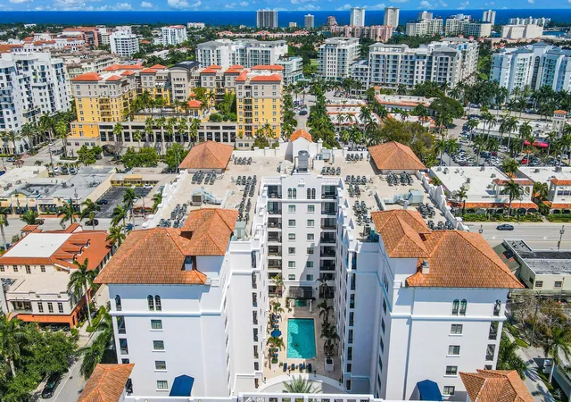 2nd image of 233 S Federal Hwy, Boca Raton, FL 33432