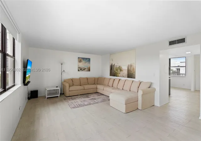 2nd image of 3440 Ne 192Nd St, Miami, FL 33180
