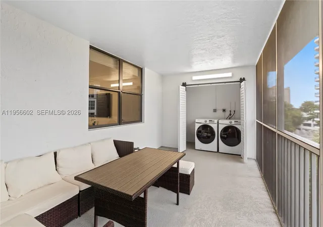 3rd image of 3440 Ne 192Nd St, Miami, FL 33180