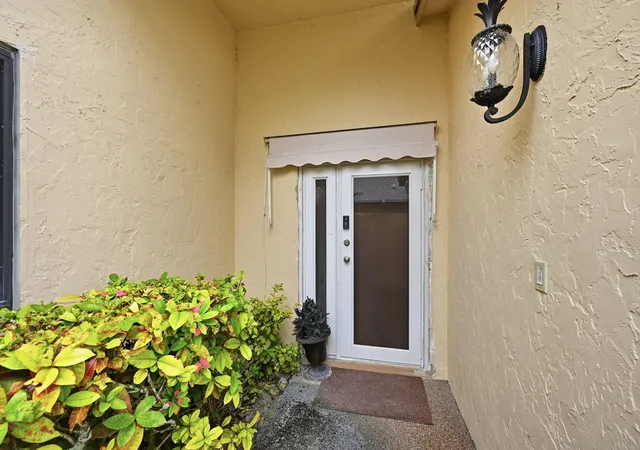 3rd image of 3135 Nw 13Th St, Delray Beach, FL 33445 | MLS# R11159857