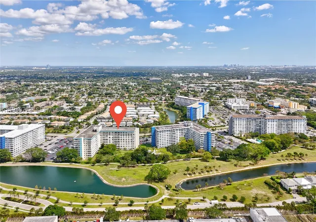 Homes for sale in Hollywood, FL | 4330 Hillcrest Dr #807, Hollywood, FL 33021 | MLS# A11956773
