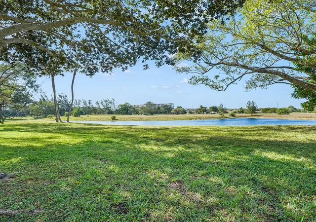 24th image of 3090 N Course Dr #112, Pompano Beach, FL 33069 | MLS# F10549366