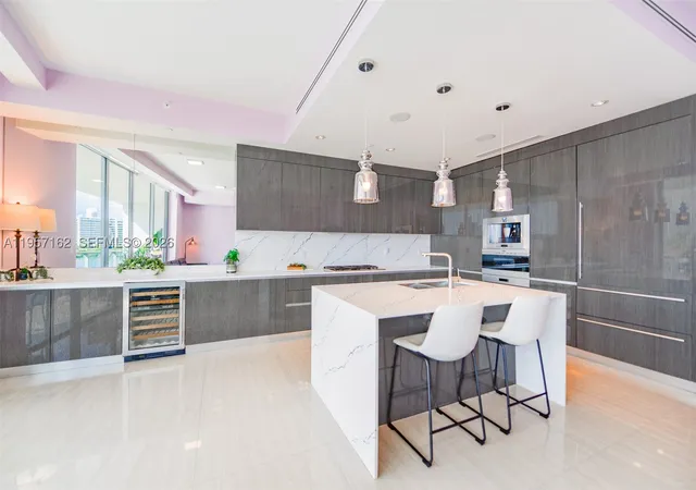 Photo 3 of Condo for sale at 3250 Ne 188Th St #404, Aventura, FL 33180 | MLS# A11957162 | Listing updated on 2026-08-17