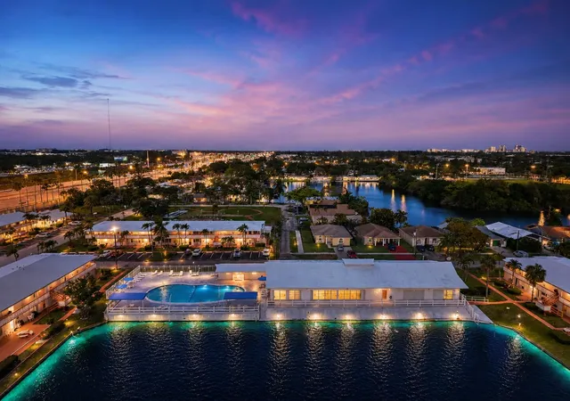 2nd image of 1000 Sw 10th Ave #9, Hallandale Beach, FL 33009 | MLS# F10549825