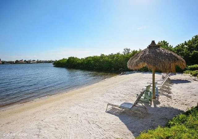 Homes for sale in Hypoluxo, FL | 1000 Scotia Dr #304, Hypoluxo, FL 33462 | MLS# R11160022