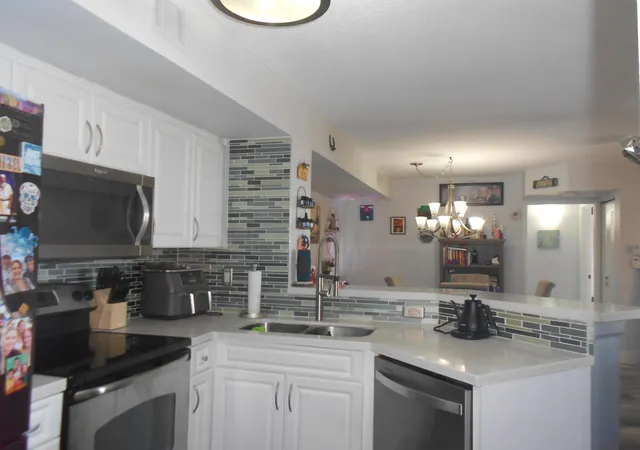 Homes for sale in Hypoluxo, FL | 1000 Scotia Dr #304, Hypoluxo, FL 33462 | MLS# R11160022