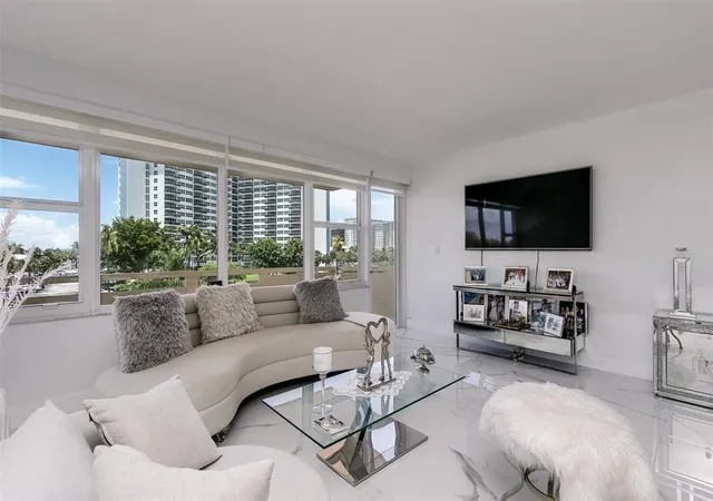 1st image of 3333 Ne 34Th St #304, Fort Lauderdale, FL 33308 | MLS# F10549871