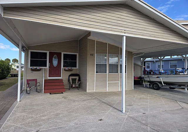 1st image of 14041 Se 126th Blvd #62, Okeechobee, FL 34974 | MLS# R11160041