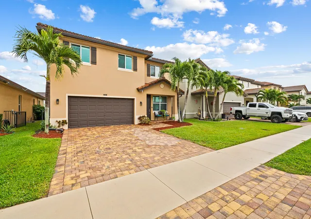 Homes for sale in Lake Worth, FL | 6830 Langdon Wy, Lake Worth, FL 33463 | MLS# R11160137