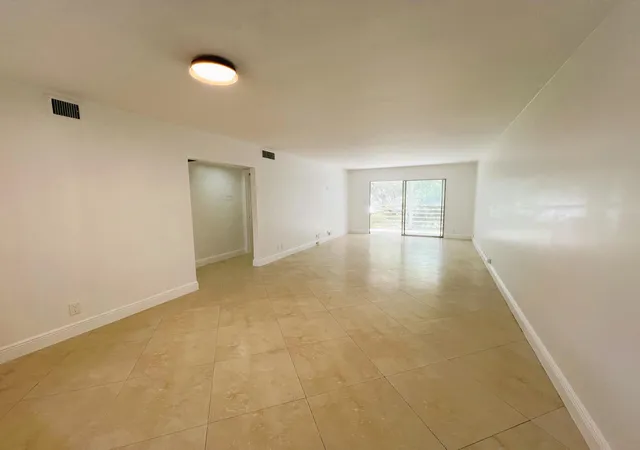 3rd image of 3001 Portofino Iss #E2, Coconut Creek, FL 33066 | MLS# F10549934