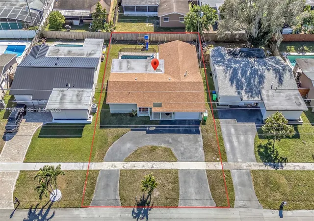 4th image of 11900 Nw 29Th Mnr, Sunrise, FL 33323 | MLS# A11957183