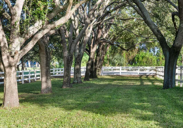 5th image of 2760 Appaloosa Trl, Wellington, FL 33414 | MLS# R11160236