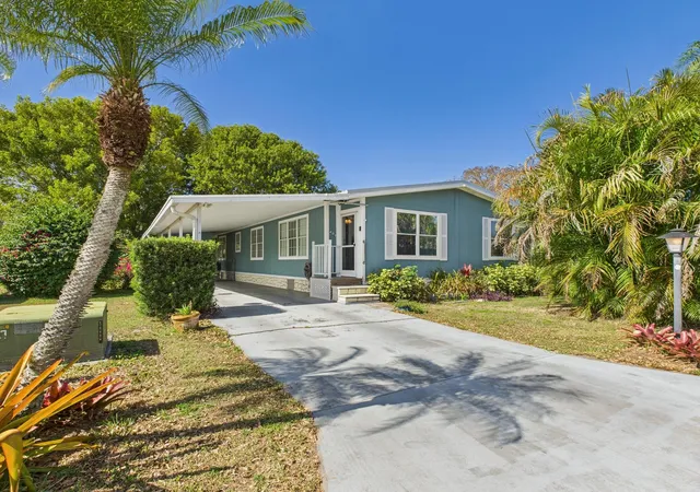 2nd image of 407 Ne 8th Ave, Okeechobee, FL 34972 | MLS# R11160269