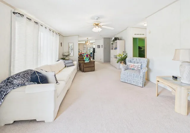 5th image of 407 Ne 8Th Ave, Okeechobee, FL 34972 | MLS# R11160269