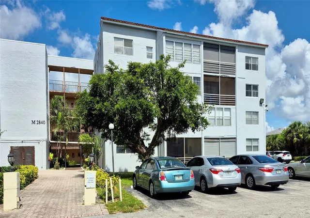 Homes for sale in Lauderdale Lakes, FL | 2840 Somerset Dr #208m, Lauderdale Lakes, FL 33311 | MLS# F10550078