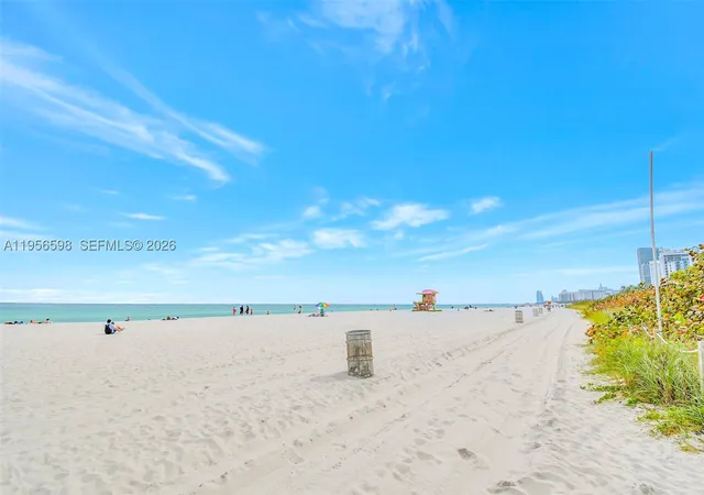 Homes for sale in Miami Beach, FL | 2924 Collins Avenue, Miami Beach, FL 33140 | Houzeo
