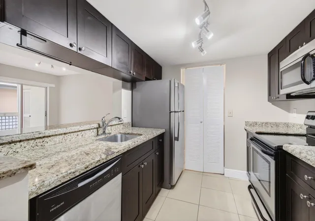 2nd image of 9901 Westview Dr #324, Coral Springs, FL 33076 | MLS# R11160461