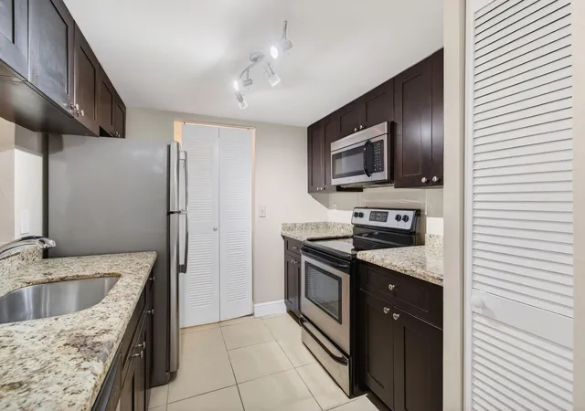 3rd image of 9901 Westview Dr, Coral Springs, FL 33076