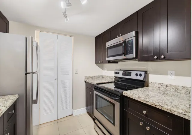 4th image of 9901 Westview Dr, Coral Springs, FL 33076