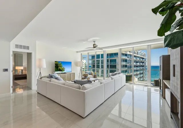 4th image of 3100 N Ocean Dr #1804 P, Singer Island, FL 33404 | MLS# R11160534