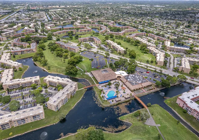 4th image of 9420 Sunrise Lakes Blvd #212, Sunrise, FL 33322 | MLS# F10550236