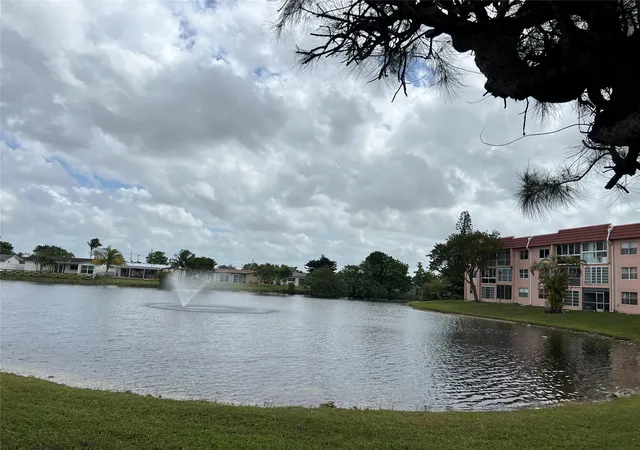 5th image of 9420 Sunrise Lakes Blvd #212, Sunrise, FL 33322 | MLS# F10550236