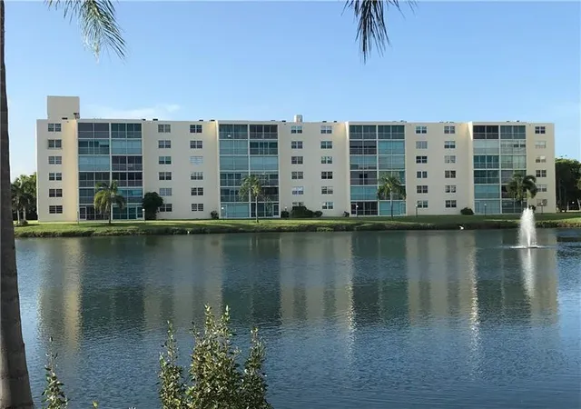 1st image of 425 Se 11th Ter #302, Dania Beach, FL 33004 | MLS# F10550319
