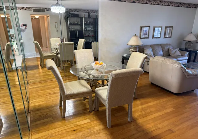 5th image of 425 Se 11Th Ter, Dania Beach, FL 33004