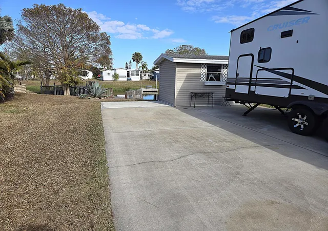 1st image of 14031 Se 126th Ter, Okeechobee, FL 34974 | MLS# R11160537