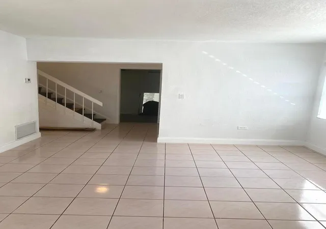 5th image of 3031 E Missionwood Ln #C-51, Miramar, FL 33025 | MLS# R11160792