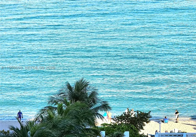 Listing Photo 4 - Condo for sale in building located at 2030 S Ocean Dr, Hallandale Beach, FL 33009 - Unit #823