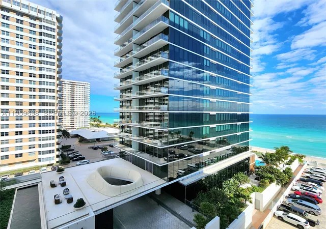 Listing Photo 5 - Condo for sale in building located at 2030 S Ocean Dr, Hallandale Beach, FL 33009 - Unit #823
