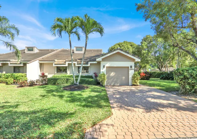 Homes for sale in Lake Worth, FL | 6965 Parisian Wy, Lake Worth, FL 33467 | MLS# R11161031