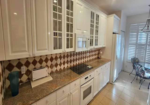 5th image of 179 Las Brisas Cir, Hypoluxo, FL 33462 | MLS# R11161106