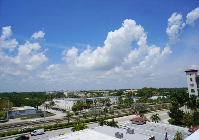 2nd image of 233 S Federal Hwy, Boca Raton, FL 33432