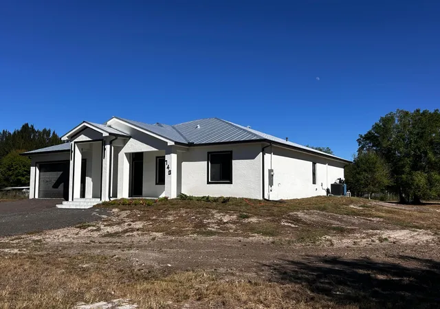 2nd image of 745 N Estribo St, Clewiston, FL 33440 | MLS# R11161290