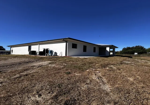 4th image of 745 N Estribo St, Clewiston, FL 33440 | MLS# R11161290