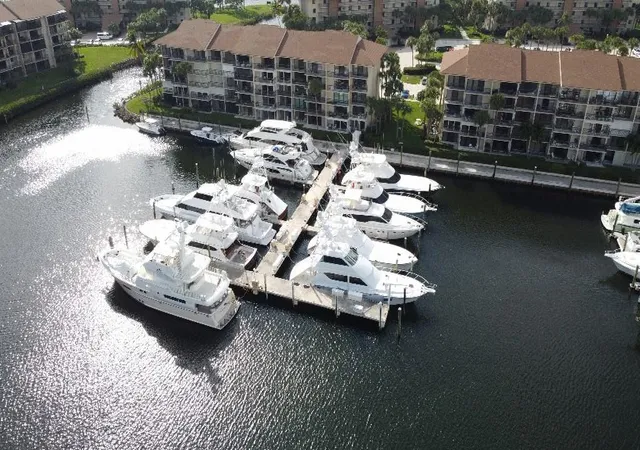2nd image of 901 Seafarer Cir, Jupiter, FL 33477