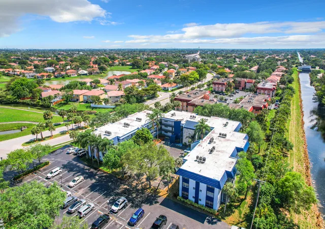 2nd image of 3060 Holiday Springs Blvd, Margate, FL 33063