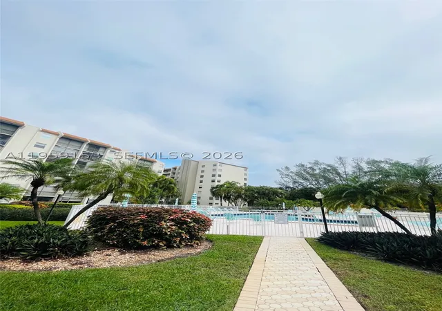 2nd image of 3940 Inverrary Blvd, Lauderhill, FL 33319