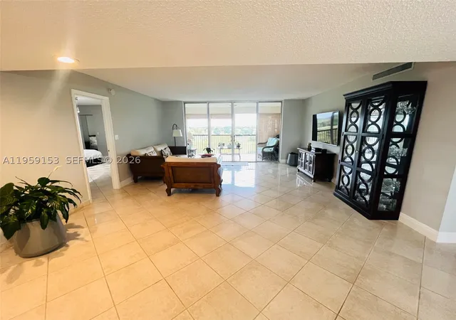 3rd image of 3940 Inverrary Blvd #808-A, Lauderhill, FL 33319 | MLS# A11959153