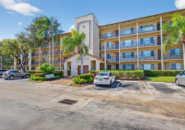 4th image of 900 Sw 142Nd Ave #213l, Pembroke Pines, FL 33027 | MLS# F10546170