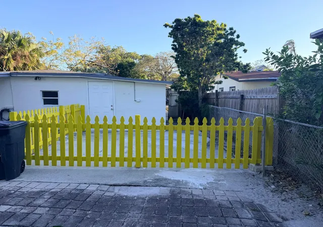 12th image of 711 Fernwood Dr, West Palm Beach, FL 33405 | MLS# R11161504