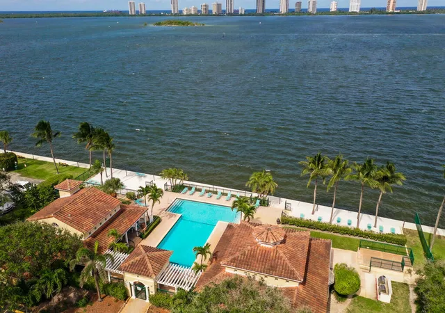 2nd image of 1020 Lake Shore Dr, Lake Park, FL 33403