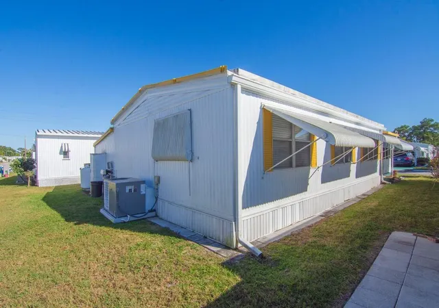 25th image of 4800 Se Federal Hwy #93, Stuart, FL 34997 | MLS# R11161543
