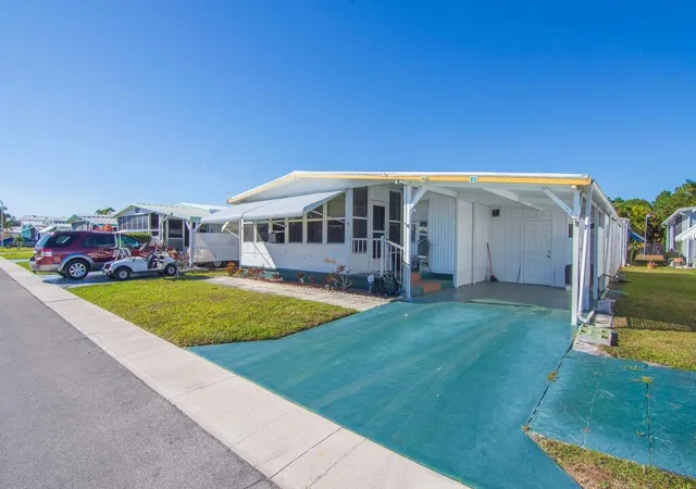 4th image of 4800 Se Federal Hwy #93, Stuart, FL 34997 | MLS# R11161543