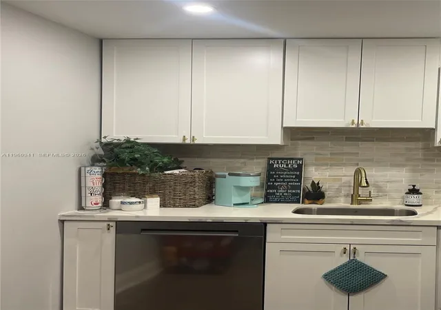 4th image of 1401 Sw 134Th Way #305C, Pembroke Pines, FL 33027 | MLS# A11960941